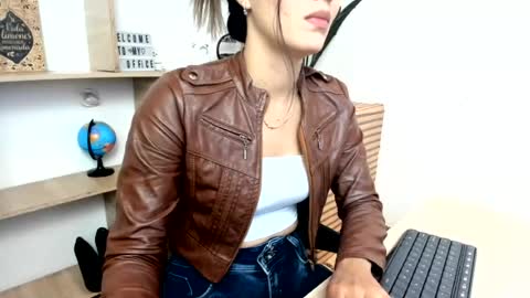 Snapshot of merlinaadams_ chatting on 07/16/26, 08:04 Merlina online show from 07/16/26, 08:04