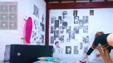 Snapshot of merlinabad chatting on 12/02/24, 11:51 AURORA online show from 12/02/24, 11:51