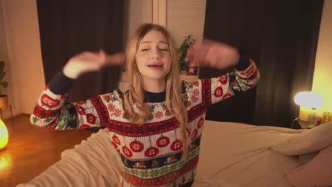 Lara OFFLINE  online show from 12/23/24, 01:18