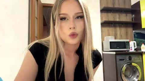 Stefani online show from 06/27/26, 01:39