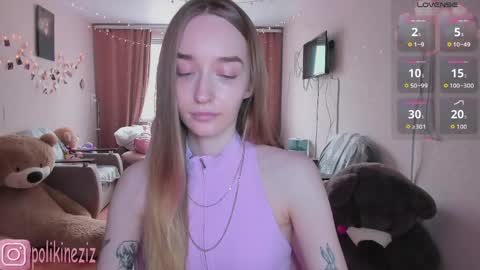 Snapshot of merryl_clark chatting on 04/25/26, 01:41 Sara online show from 04/25/26, 01:41