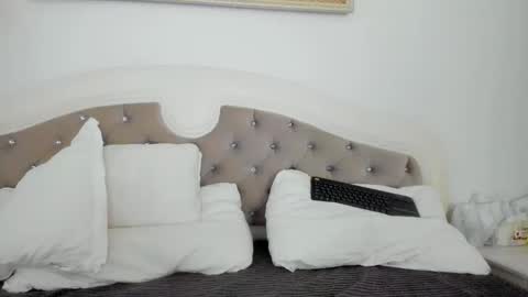 Mary online show from 11/24/25, 09:47