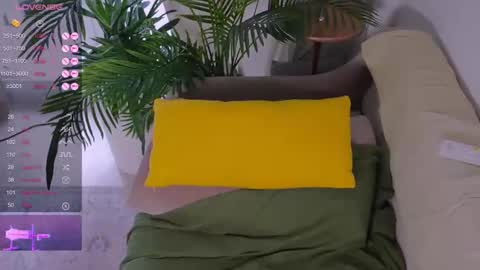 Snapshot of meukotis chatting on 10/10/25, 12:15 Stella online show from 10/10/25, 12:15