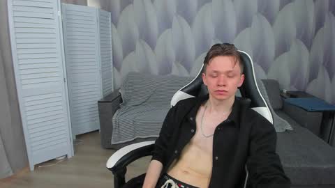 MEVERIK OUSHEN online show from 04/04/26, 01:19