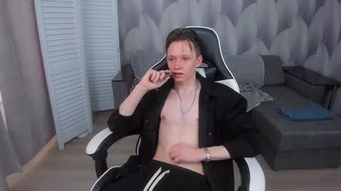 MEVERIK OUSHEN online show from 04/15/26, 08:10