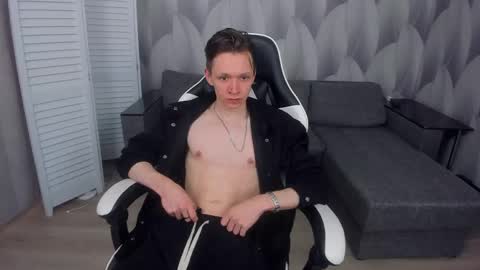 MEVERIK OUSHEN online show from 04/18/26, 05:44