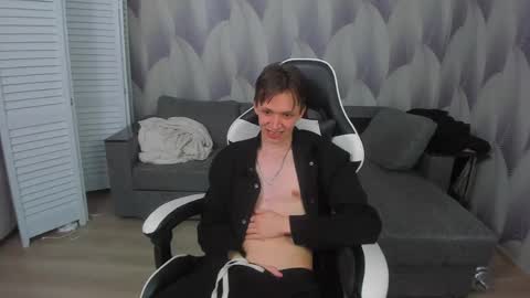 MEVERIK OUSHEN online show from 05/01/26, 08:35