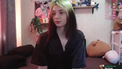 Mavis online show from 10/19/25, 03:18