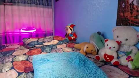 Snapshot of mexican_cum chatting on 04/28/26, 01:37 Jhon online show from 04/28/26, 01:37