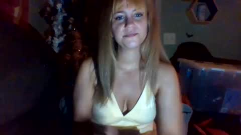 mezzy69 online show from 10/11/25, 08:13