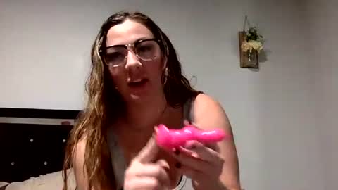 mferrera3125 online show from 11/06/25, 06:42