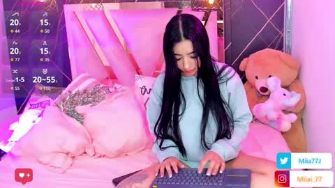 Mia online show from 12/22/25, 03:03