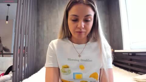 Mia online show from 03/08/26, 03:21