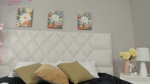 mia__bailey_ online show from 04/15/26, 03:13