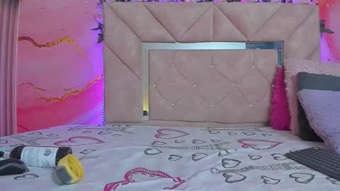 mia__blaze_ online show from 12/16/25, 03:11