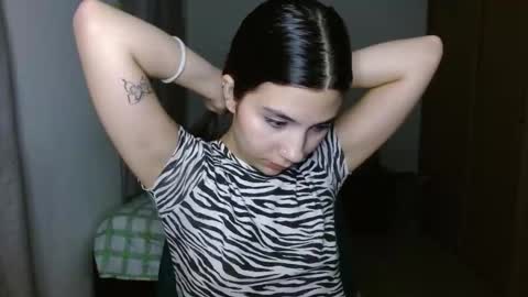 Mia online show from 10/23/25, 01:05