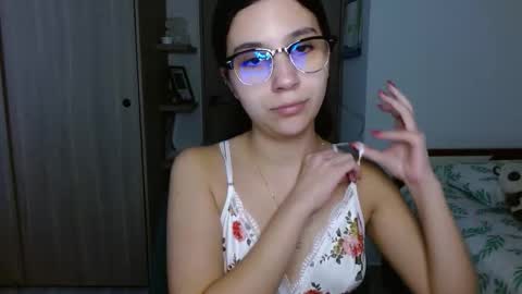 Mia online show from 12/04/25, 02:10