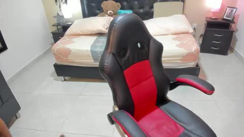 Snapshot of mia__lover_ chatting on 02/10/26, 05:00 Mia online show from 02/10/26, 05:00