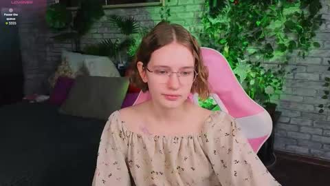 mia__mooore online show from 02/15/26, 01:52