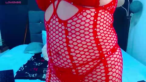 C A L L  M E  M I A  online show from 12/04/25, 05:06