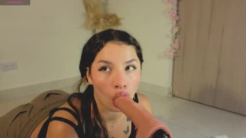 Mia adams  online show from 10/01/25, 11:22