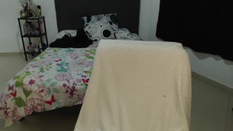 mia online show from 12/06/24, 06:04