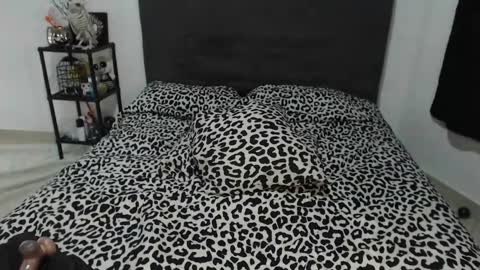 mia online show from 12/28/24, 05:23