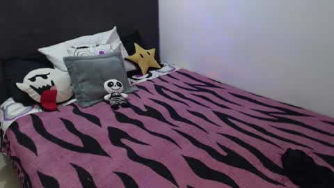 mia online show from 10/22/25, 12:44