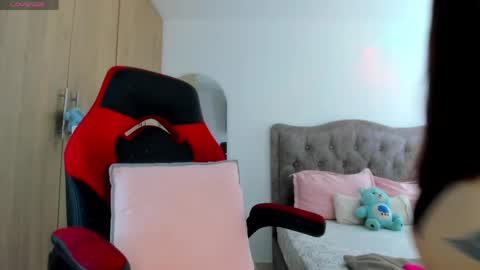 Snapshot of mia_adamsxxx chatting on 05/26/26, 08:27 mia_adamsxxx online show from 05/26/26, 08:27