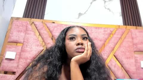 Mia online show from 04/08/26, 11:32