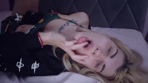 mia_angel online show from 11/04/25, 04:33