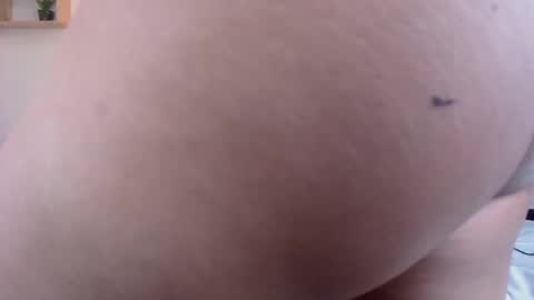 M I A  A Y R A online show from 10/18/25, 04:41