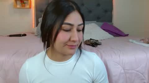 M I A  A Y R A online show from 11/23/25, 03:45