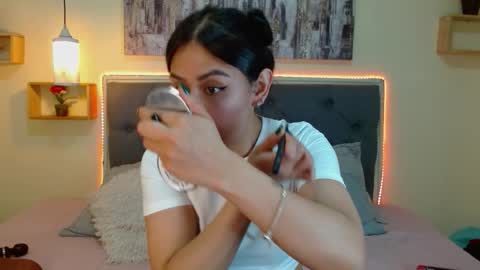 M I A  A Y R A online show from 12/20/25, 04:14