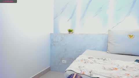 Snapshot of mia_becke chatting on 12/29/24, 02:42 Mia online show from 12/29/24, 02:42