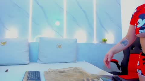 Snapshot of mia_becke chatting on 01/27/25, 11:00 Mia online show from 01/27/25, 11:00