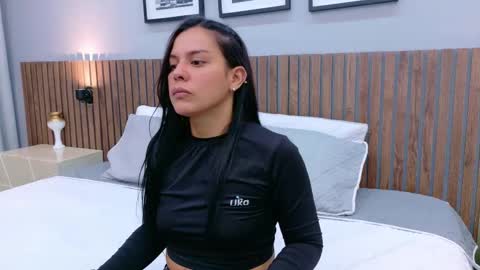 Mia Bellefort online show from 03/22/26, 07:50