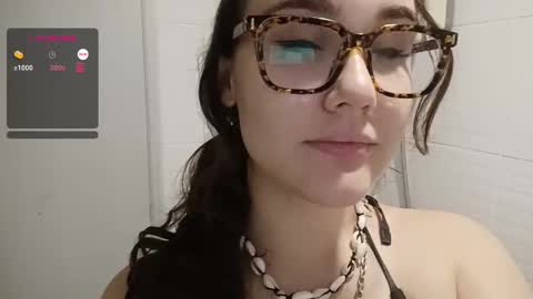 Snapshot of mia_boone chatting on 01/30/25, 04:45 mia_boone online show from 01/30/25, 04:45