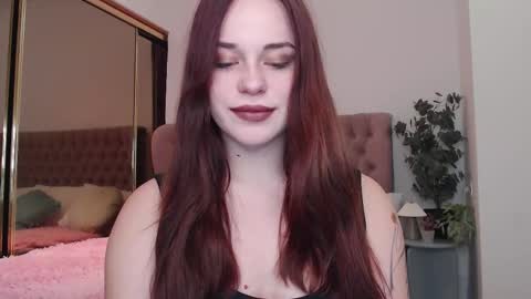 Snapshot of mia_c1oudy chatting on 10/19/25, 09:48 Mia online show from 10/19/25, 09:48