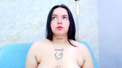 Mia  online show from 10/09/25, 12:03