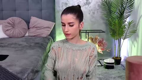 Freya Allen online show from 01/20/25, 09:22