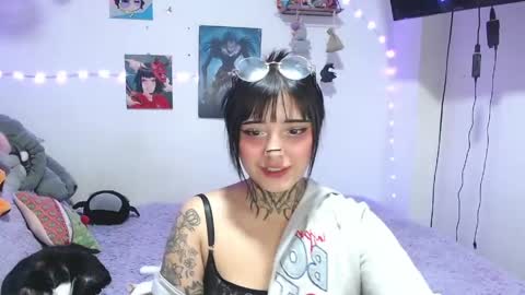 Mia online show from 06/05/26, 06:52