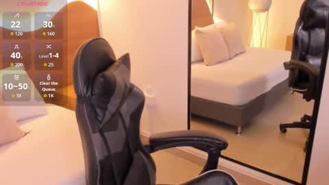 M I A  online show from 11/16/25, 02:28