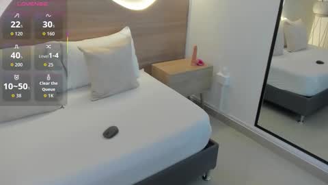 M I A  online show from 11/19/25, 02:44