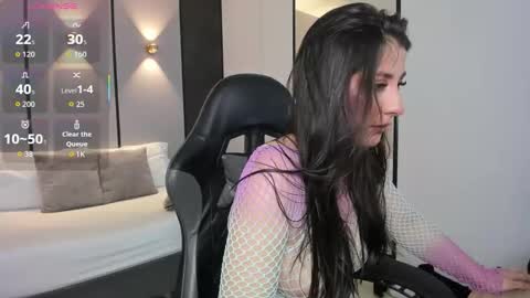 M I A  online show from 03/25/26, 02:28