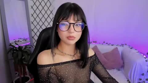 mia_collins_b online show from 05/23/26, 10:25