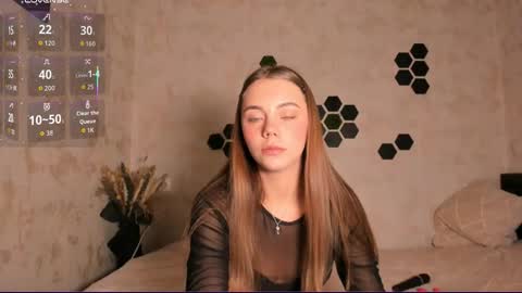 Mia  next stream Thursday 1400 UTC1 Friday 1400 UTC1 online show from 09/14/25, 02:05