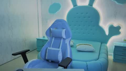 Snapshot of mia_cuttee chatting on 10/20/25, 03:29 Mia Cuttee online show from 10/20/25, 03:29