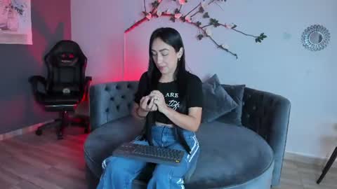 mia_davis__ online show from 07/15/26, 11:26