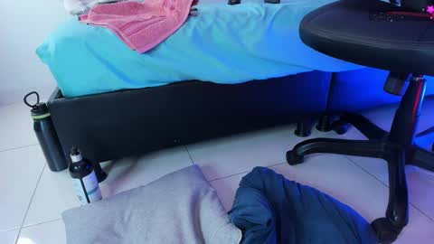 Mia online show from 02/25/25, 02:25